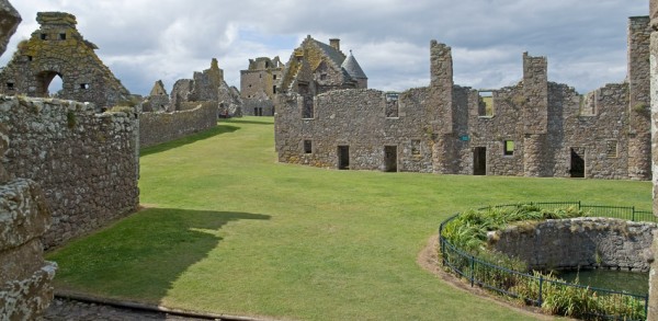 Dunnottar Castle, walls and yard