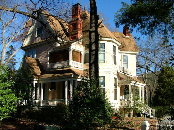 1884 Wildwood Bed and Breakfast