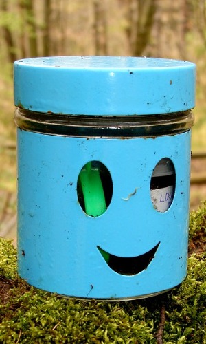 Geocaching container