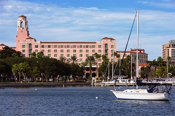 The Vinoy Renaissance St. Petersburg Resort & Golf Club