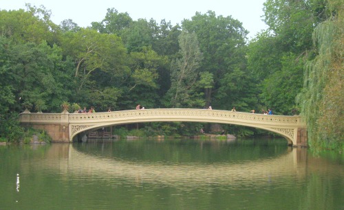 https://freefun.guide/wp-content/uploads/2020/05/bow-bridge-central-park.jpg