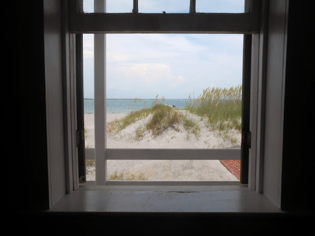 https://freefun.guide/wp-content/uploads/2020/05/cape-lookout-national-seashore.jpg