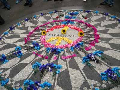 https://freefun.guide/wp-content/uploads/2020/05/imagine-mosaic-central-park.jpg