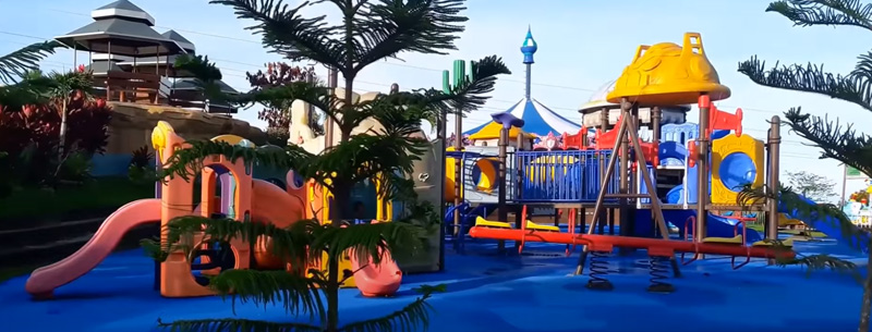 playgrounds at disney resports