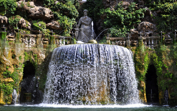 Oval Fountain Tivoli