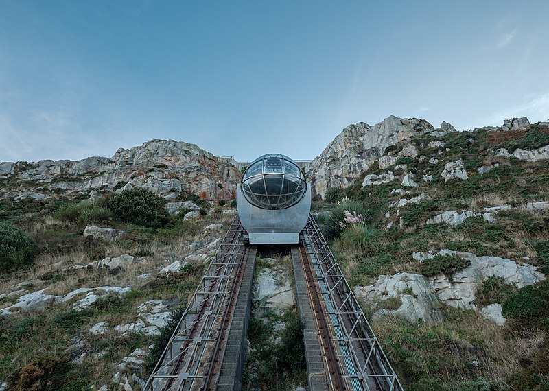 https://freefun.guide/wp-content/uploads/2021/10/la-coruna-spain-panoramic-elevator.jpg