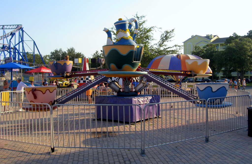 Kissimmee - Old Town - Spinning Tea Cup Ride