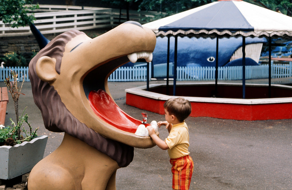 Jerry and Lion Fountain (Pittsburgh Zoo)