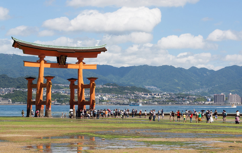 great torii of miyajima at low tide